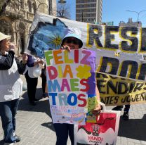 Docentes de Jujuy marcharon en el Día del Maestro contra de los descuentos