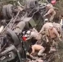 "Hay muertos": volcó un camión con soldados cerca de San Martín de los Andes