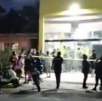 Gritos y desesperación en el GYM: Un menor murió aplastado por una pesa