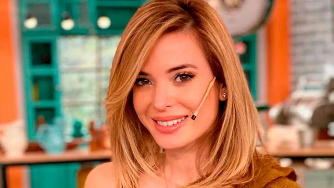 Lucha contra el SIDA: Jesica Cirio enseño a poner un preservativo con la boca