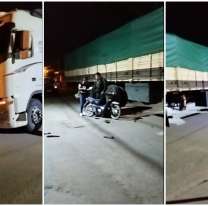 Camionero pasó de largo y se tragó una moto: "No me mató de milagro"