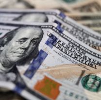 El dólar blue se hunde y perfora los $900 por primera vez en 3 semanas
