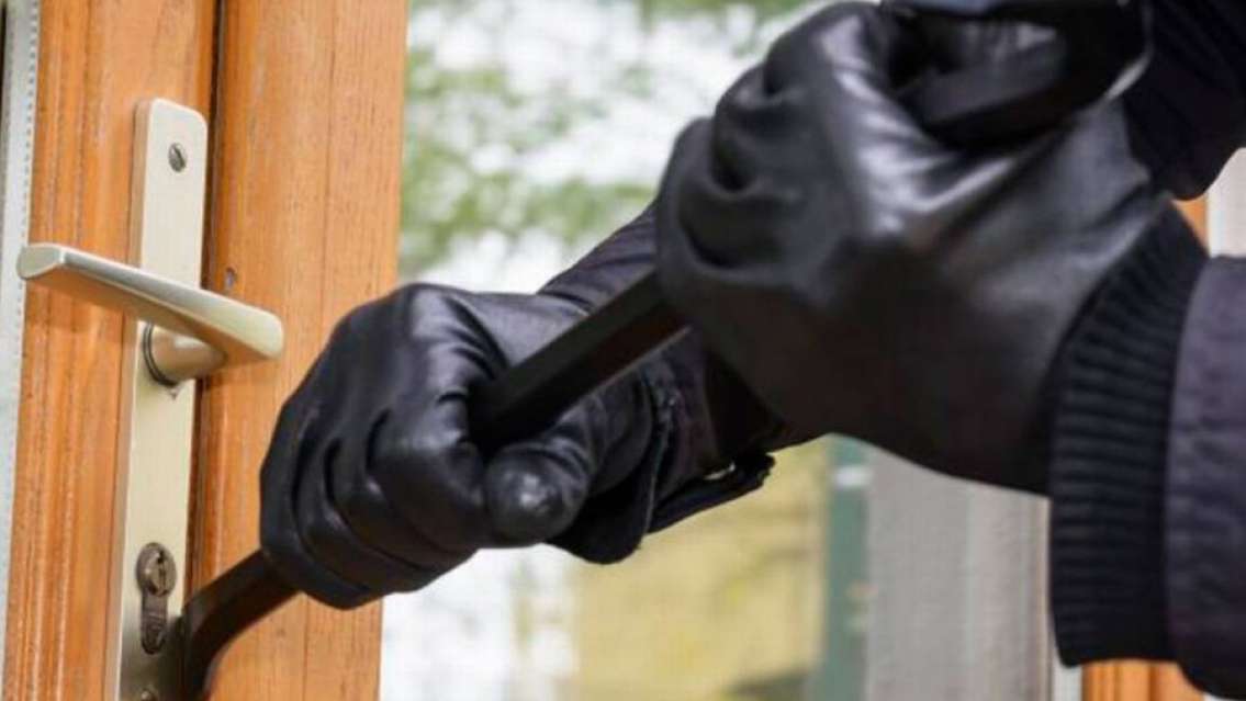 Abuela jujeña se fue de viaje, cuando volvió le habían robado todo: se llevaron una fortuna