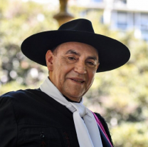 El Chaqueño Palavecino donó un camión de cosas a la gente de su pago