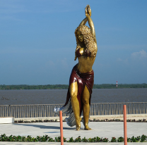 ¿Está lograda? Así es la estatua gigante de Shakira en Colombia