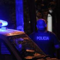 Murió una mujer después de ser atropellada mientras caminaba por la vereda