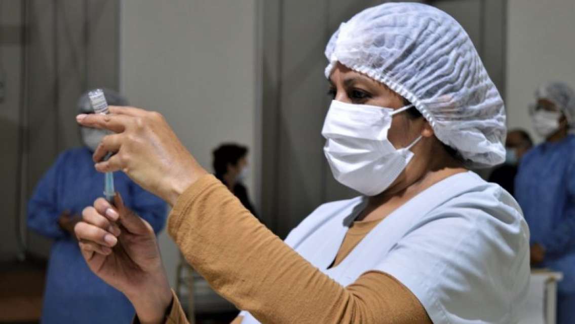 Más de 1300 casos de Covid en Jujuy: En estos lugares están vacunando