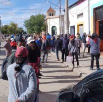 Jujeños indignados por la falta de cajeros de Banco Macro: "Hay que esperar horas"