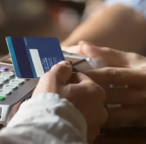 Los bancos empezaron a informar algunos cambios en las condiciones de las tarjetas de crédito