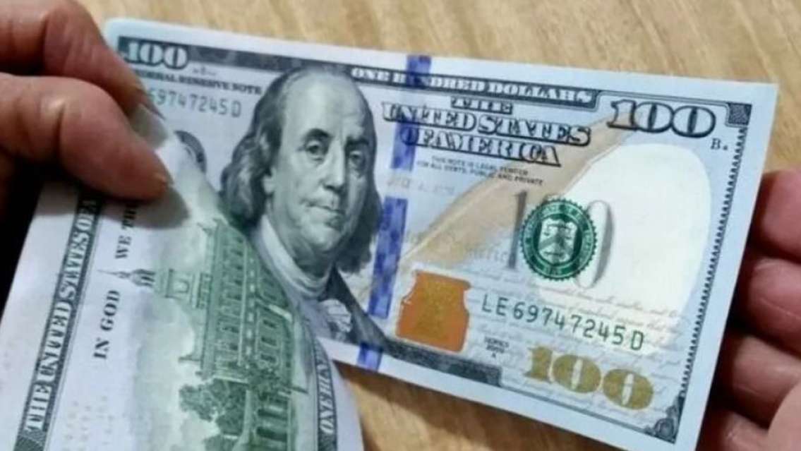 Sigue la caída del dólar blue: ¿A cúanto cerró?