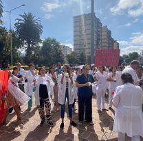  Médicos jujeños marchan por aumentos y mejores condiciones laborales 