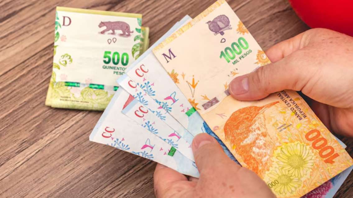 Bono de ANSES: quiénes cobran $70.000 en abril
