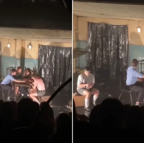 Actores simulaban jugar a la "Ouija" en el escenario y pasó algo terrible