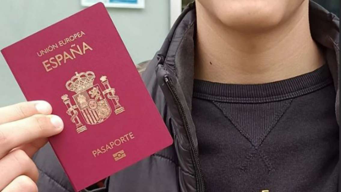 Crisis diplomática con España: Así afecta al trámite de la ciudadanía
