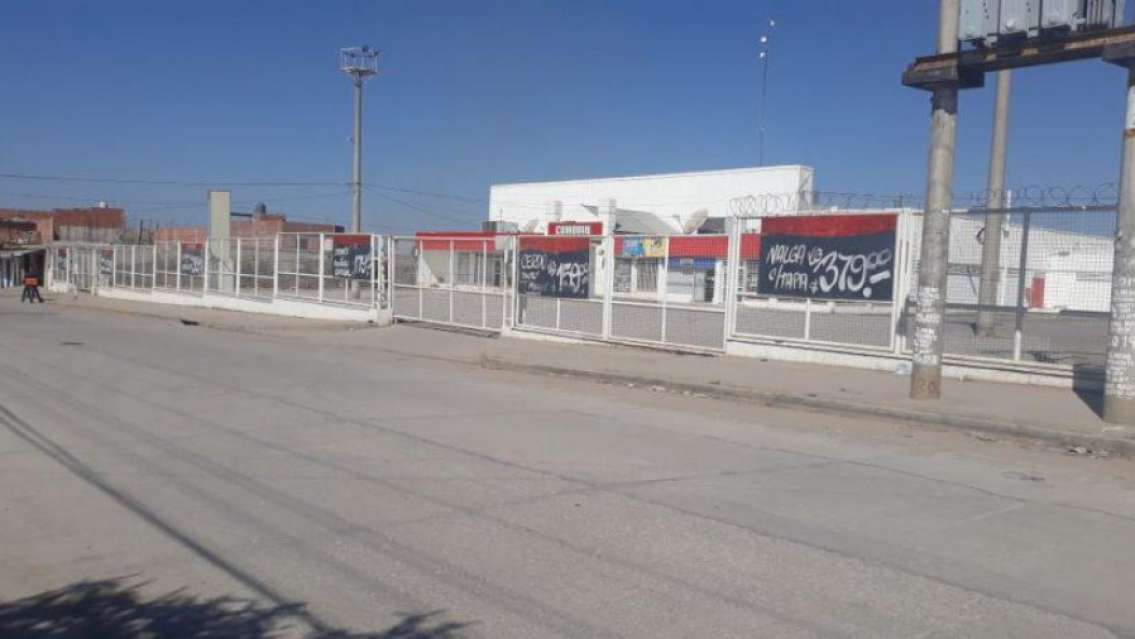 Colectivo volteó una columna que aplastó a una pareja de Jujuy  