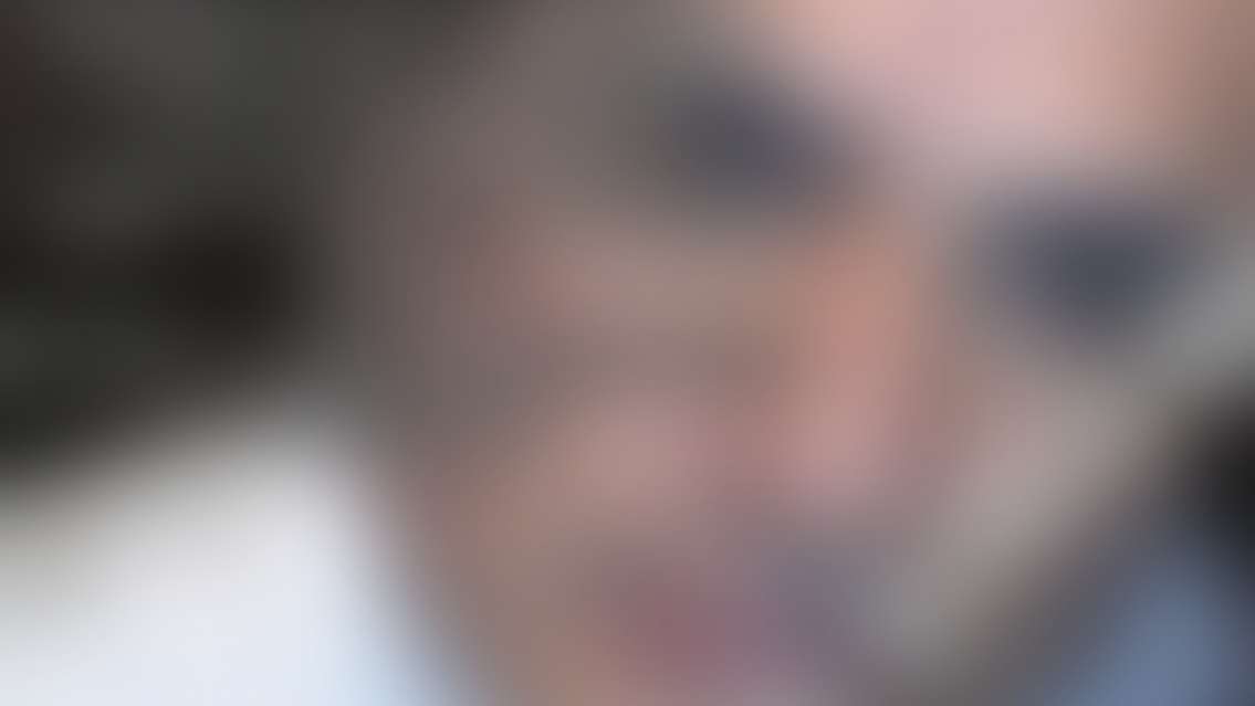Grave acusación contra un hombre que frrecuenta los bares de Gorriti: "Le pone algo a las bebidas"