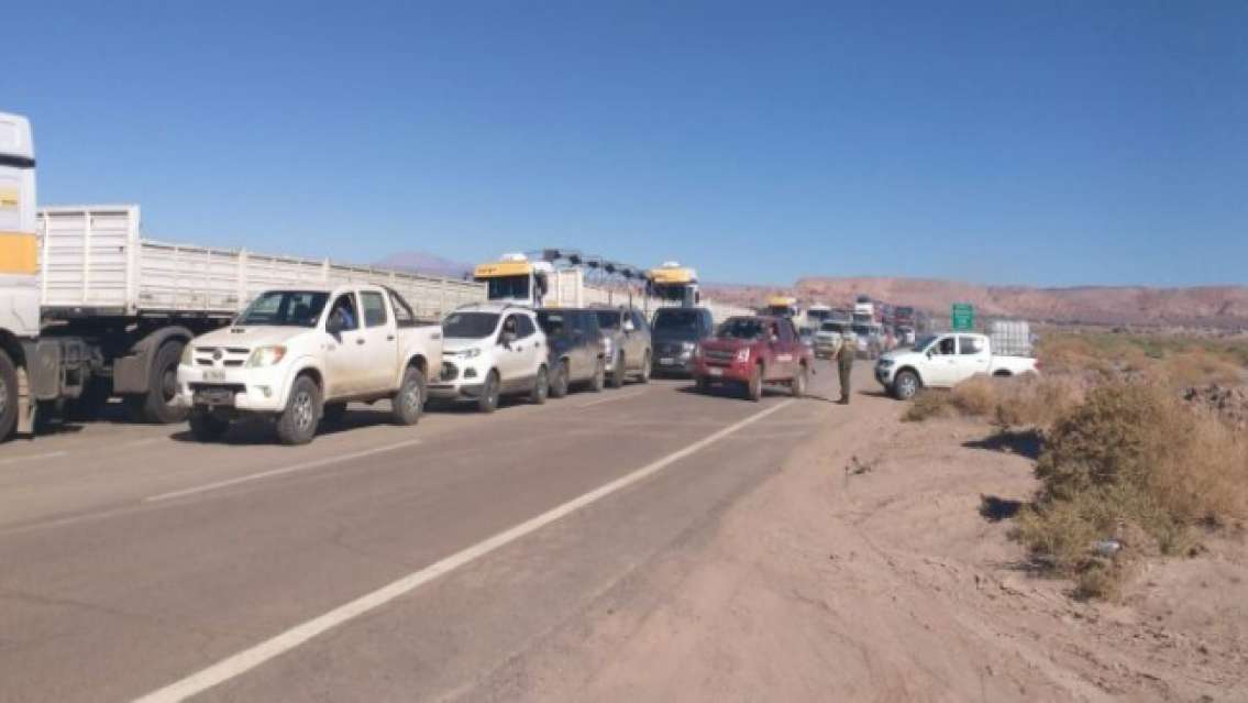 Cada vez son más los jujeños que cruzan el Paso de Jama para hacer compras en Chile