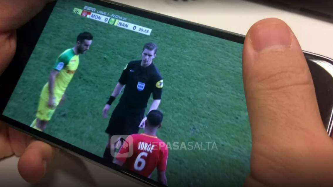 Si viste partidos de fútbol en estas páginas, podrías estar en problemas