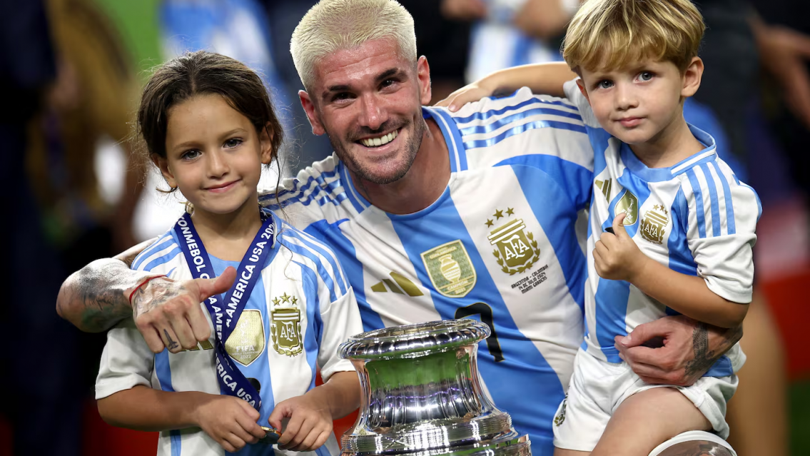 "Respeten los r..." Picante mensaje de Rodrigo De Paul en los festejos de la Selección