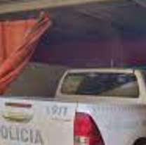 Lo buscaba todo el pueblo y el estaba en un hotel alojamiento con otras tres personas