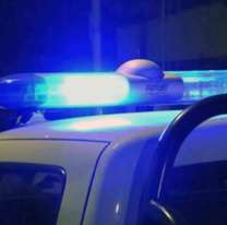 Encontraron a una mujer sin vida debajo de un árbol: la encontró la policía