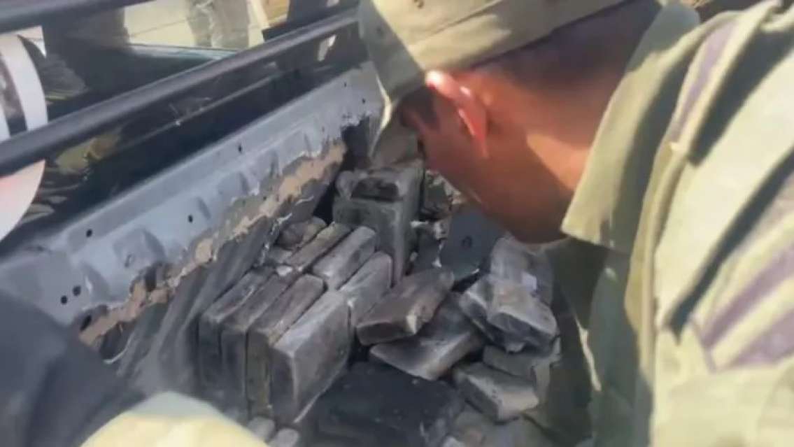 Detuvieron a un narco en la ruta 9: Llevaba varios kilos de cocaína 