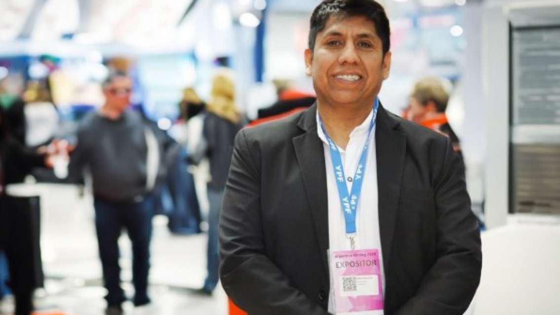 Nació en la Puna y hoy en día es uno de los empresarios mineros más ricos del país