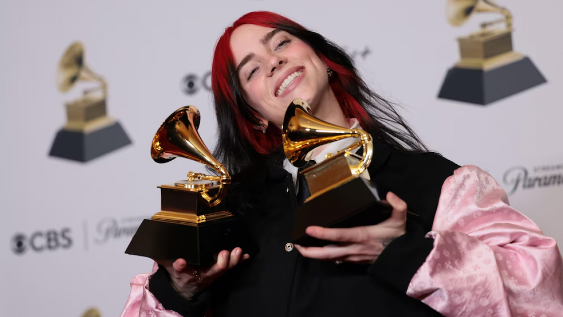 Billie Eilish habló de su adicción: "intento dejarlas"