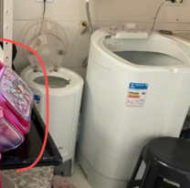 Mujer ahogó a su hijastra en un lavarropas y terminó con su vida