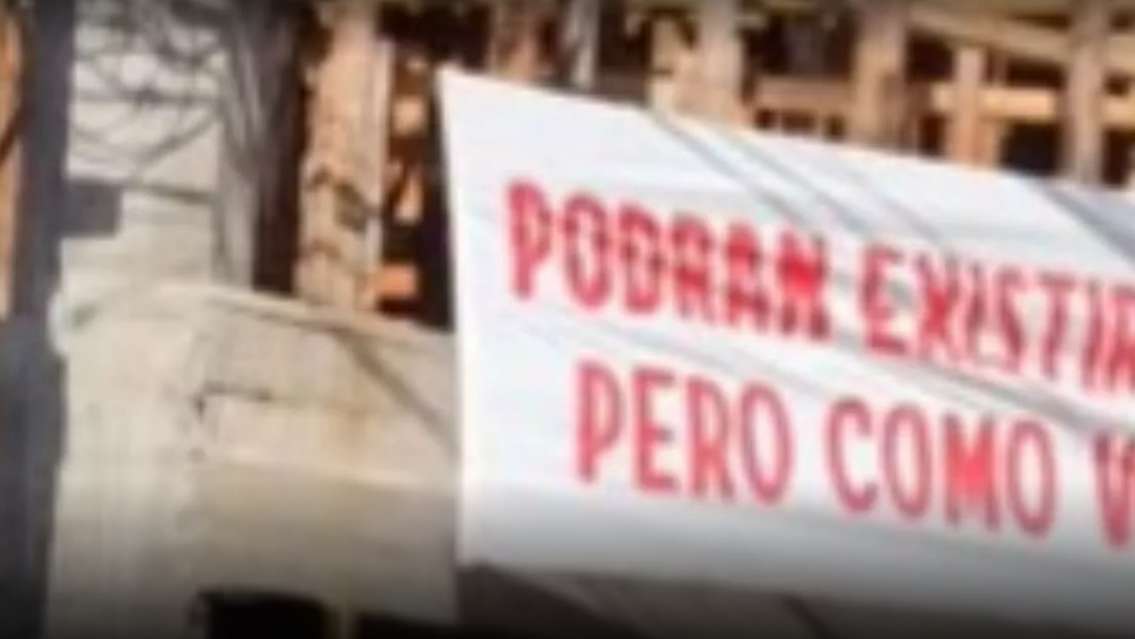 Apareció un misterioso pasacalles en el centro de Jujuy en pleno San Valentín: "Podrán..."
