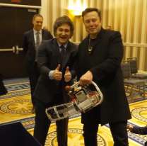 Javier Milei se reunió con Elon Musk en Estados Unidos y le regaló una motosierra