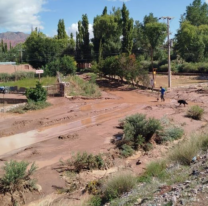Llena de barro y agua: así está la Ruta 9 para pasar a Jujuy