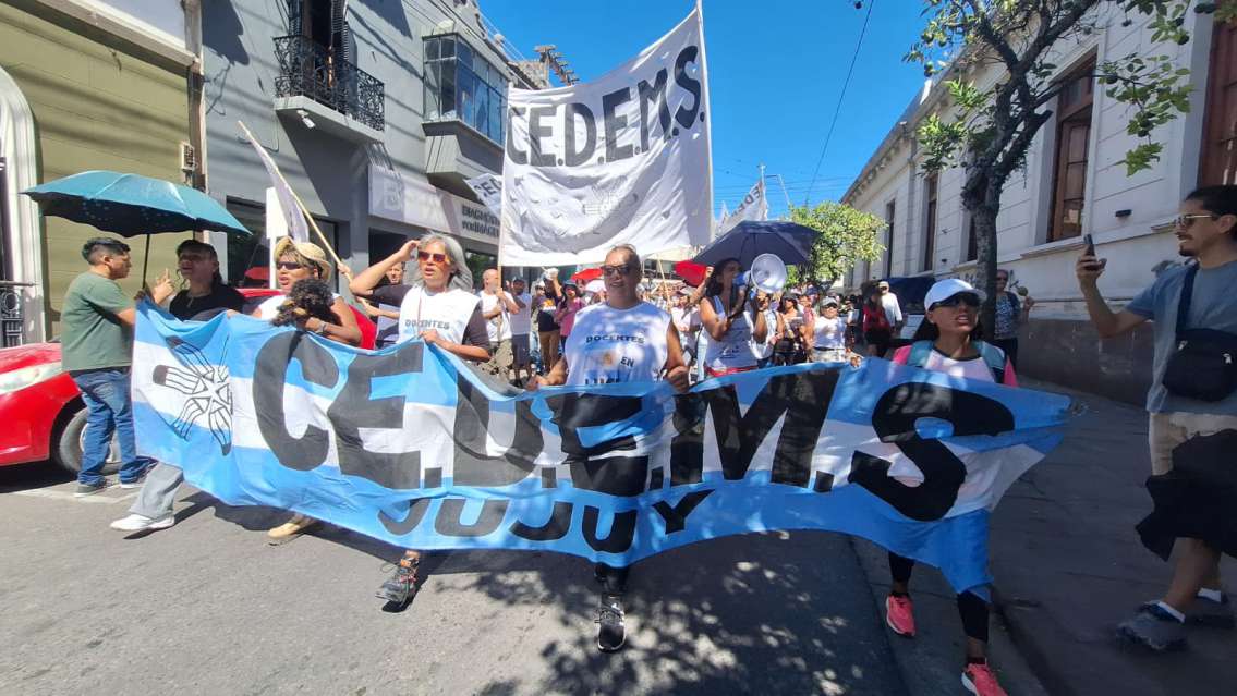 Paro y movilización del CEDEMS en Jujuy: reclamos por mejores condiciones laborales