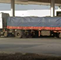 Camionero se tiró a dormir al costado de ruta y le 'descargaron' el camión