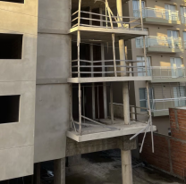 Se desmoronó un edificio y  murió un chico de 24 años