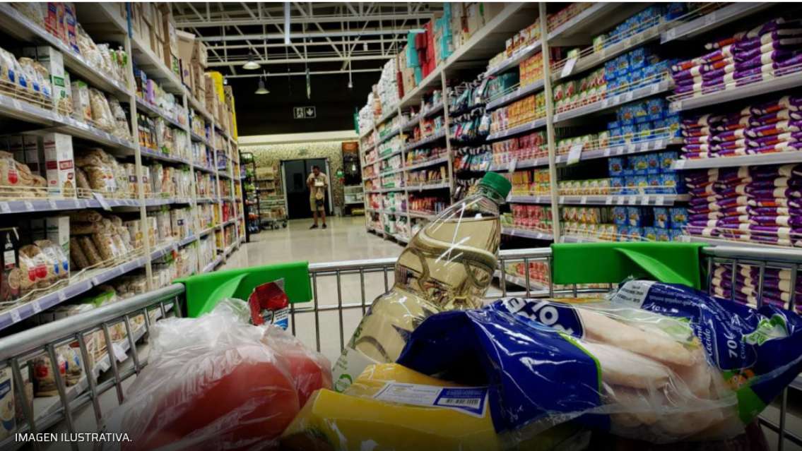 Vendían productos vencidos y sin frío: clausuran supermercado por poner en riesgo la salud