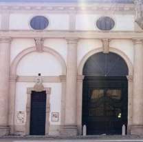 Denuncias, escándalo y cinco monjas fugitivas en un convento de Italia tras la muerte de papa Francisco