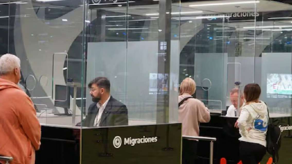 Anunciaron cambios en la autorización para que los menores de edad puedan viajar al exterior