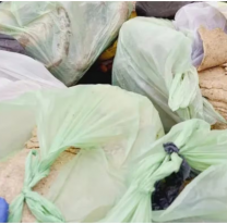 Detuvieron al hombre que hacía milanesas con papel higiénico