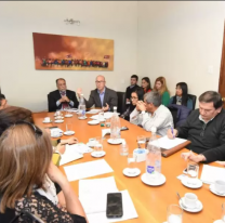 Los gremios docentes regresan a la mesa paritaria