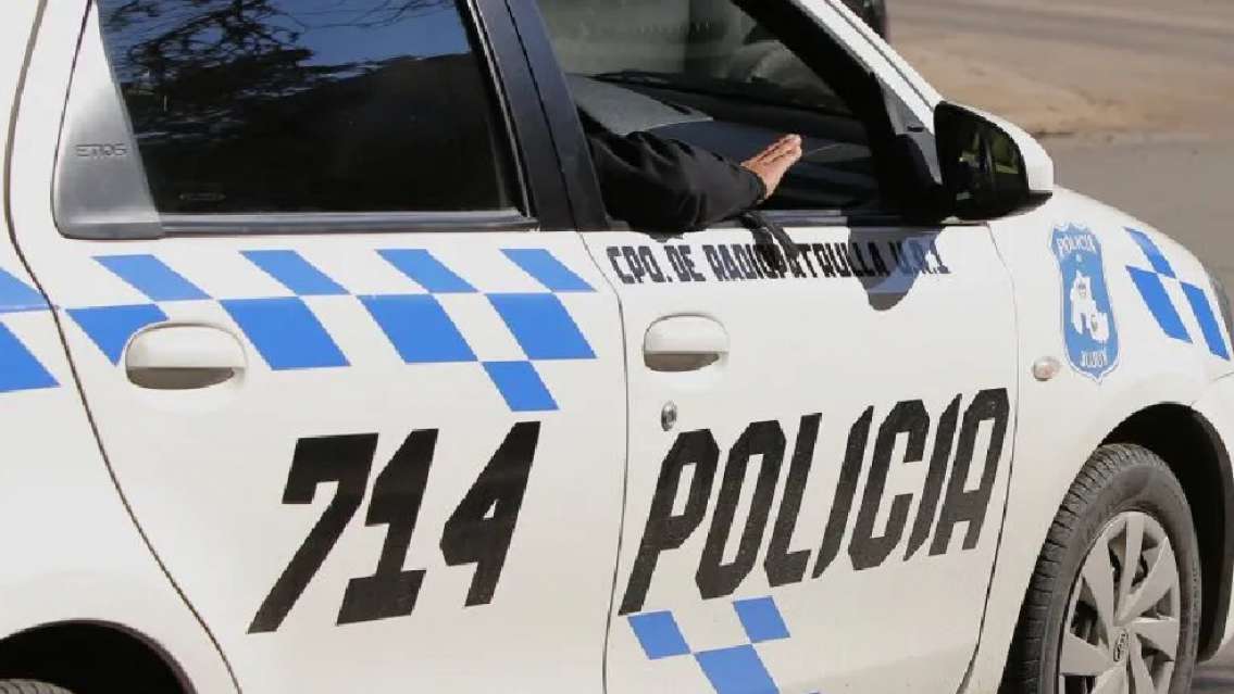 Jujeña denunció a su vecino policía y vive un calvario: "Temo por mi vida"