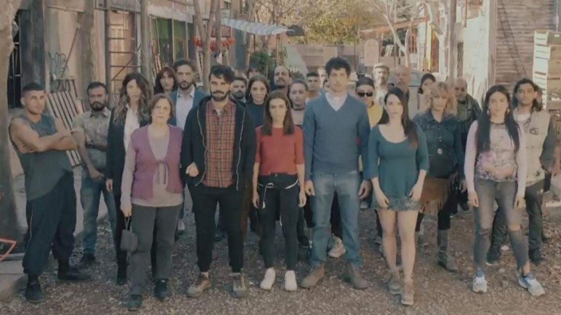 "Basta de romantizar la pobreza", el reclamo a Adrián Suar sobre su nueva novela con El Polaco, Ángela Leiva, Agustina Cherri y Esteban Lamothe