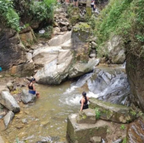 Intentó salvar a su pareja y murió ahogado. Ocurrió en un lugar muy concurrido por turistas