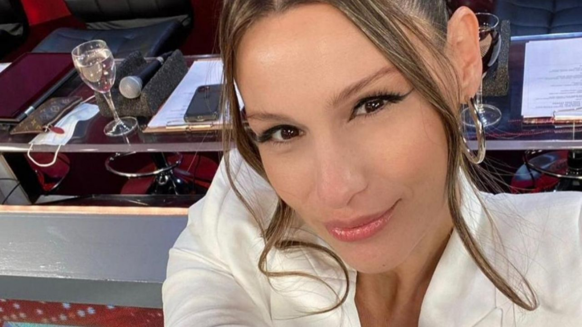 Pampita se hartó de las críticas: "está bien sentirse mal, cansada, despeinada"