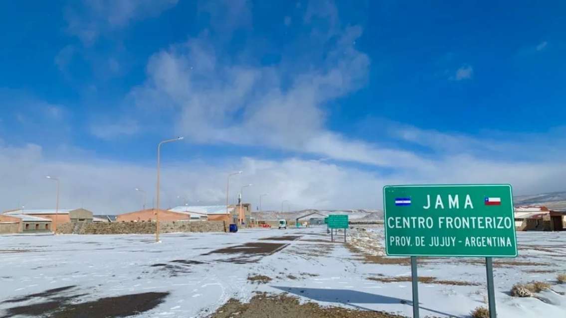 Paso de Jama inhabilitado por nieve