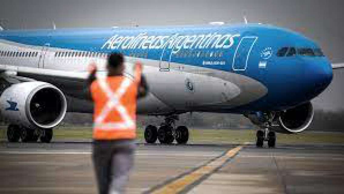 Un avión salió de Jujuy y no llegó a destino: perdía combustible en pleno vuelo