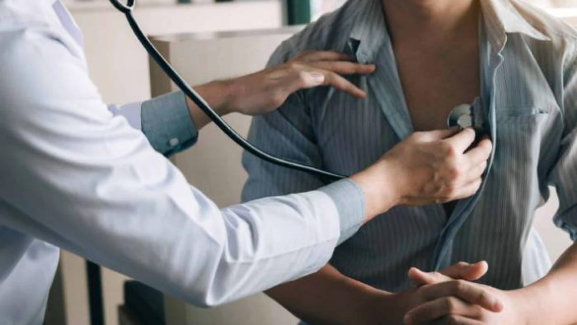 "Fui por un dolor de espalda y me violó", otra grave denuncia contra médico norteño