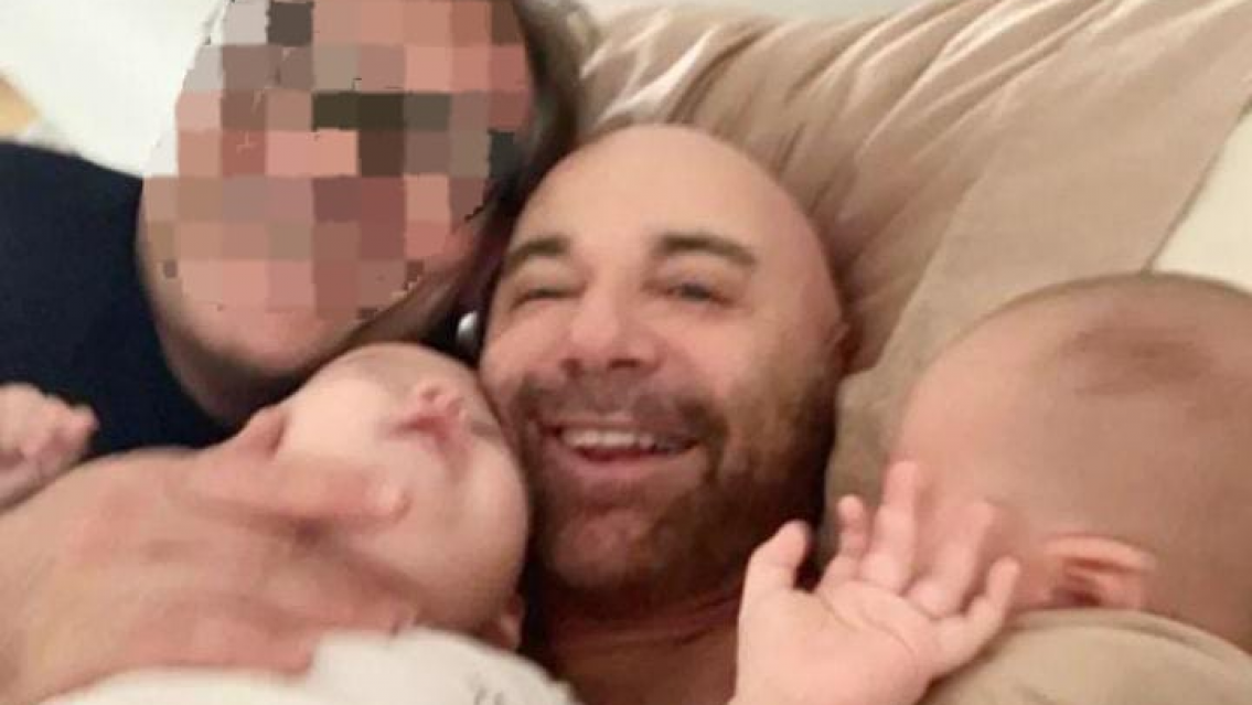 Germán Martitegui con un hombre en la cama: nos reímos mucho