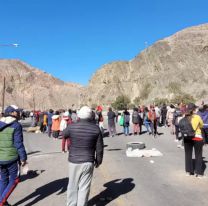 Cortes de ruta en Jujuy: en algunos dejan pasar cada 12 horas, ¿y en la Quebrada?