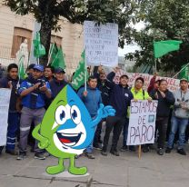 Trabajadores exigen sueldos dignos y Agua Potable mira para otro lado